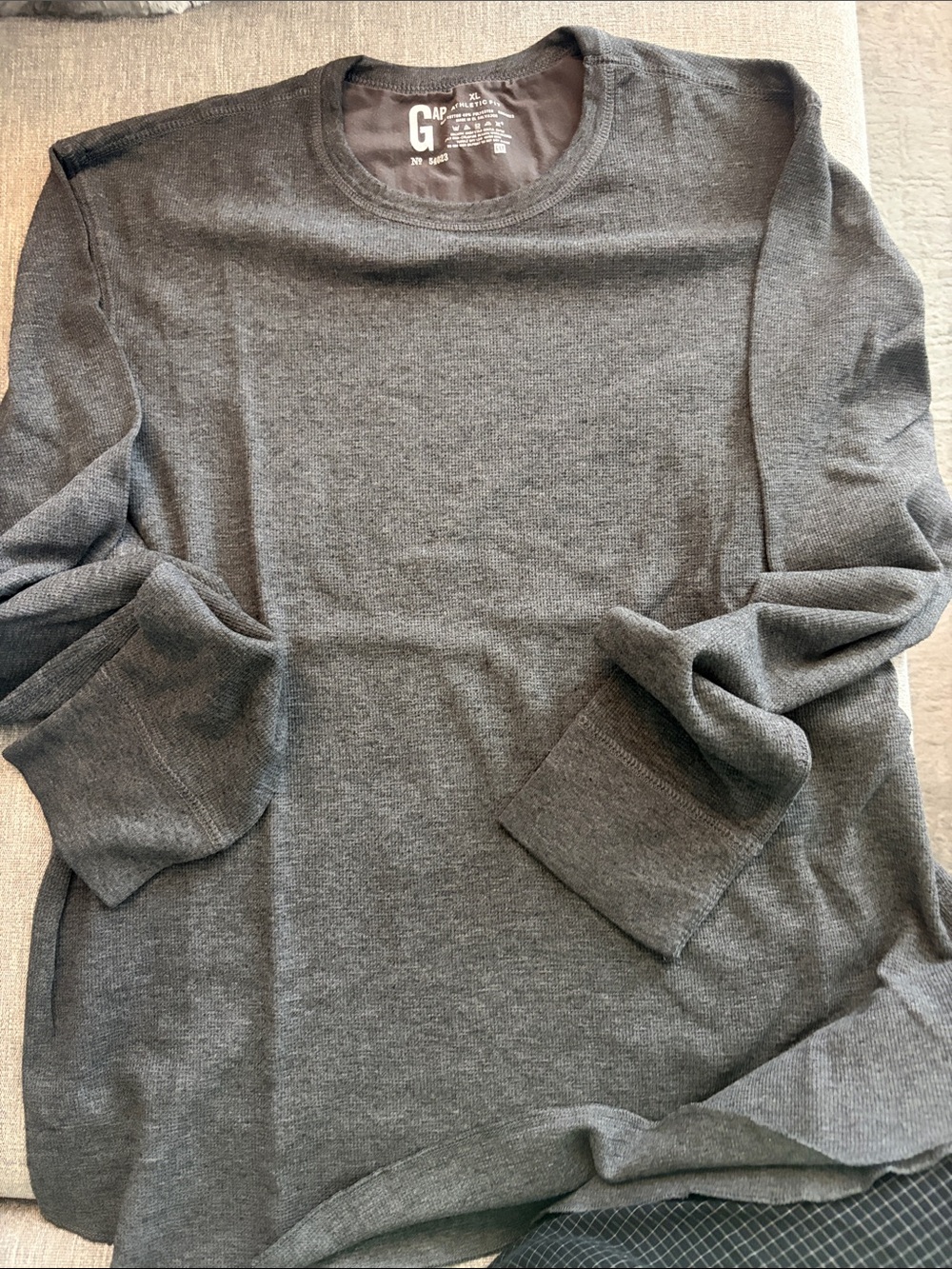 GAP Men’s Dark Gray Long-Sleeve Crewneck Sweater
